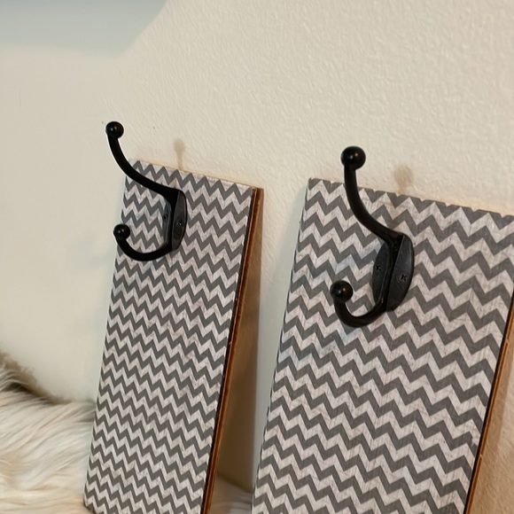 Wall Decor with Hooks 🪝 Chevron style - Picture 4 of 8